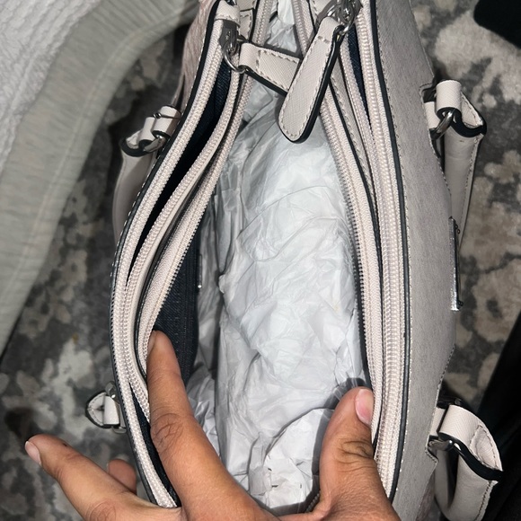 G by Guess shoulder Bag - Picture 6 of 10